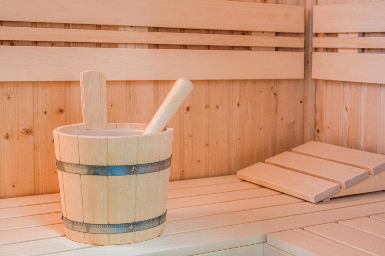 Reetdachhaus Am Haff Mit Sauna, Terrasse, Wlan Zirchow Exterior photo